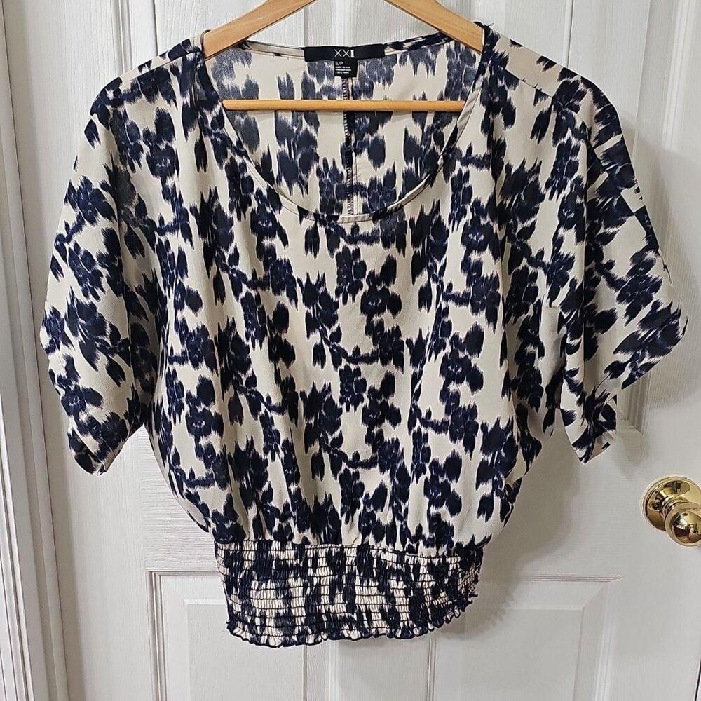 XXI Forever 21 Blue and White Ikat Print Smocked Waist Blouse Size S